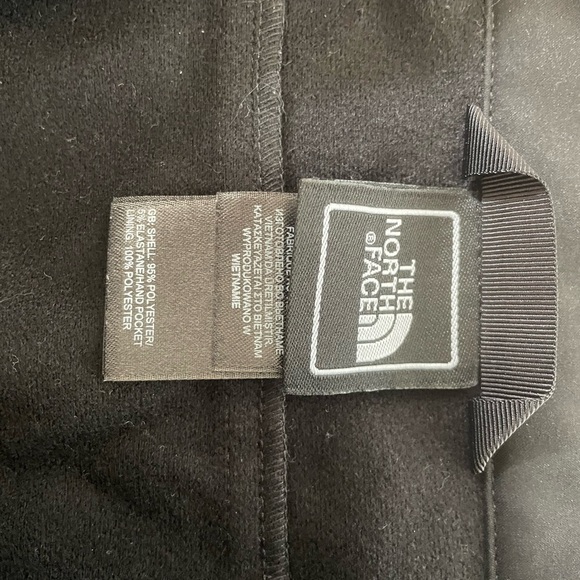 The North Face Women’s Lightweight Wind Resistant Jacket Small EUC - Picture 6 of 8
